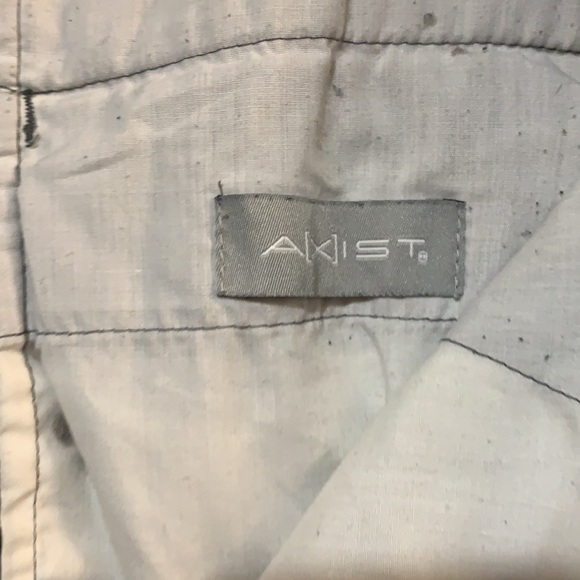 Grey shorts - Picture 3 of 3